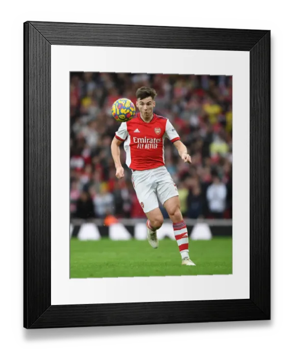 Framed Print : Arsenal's Kieran Tierney in Action Against Manchester City - Premier League 2021-22 Framed Print : Arsenal's Kieran Tierney in Action Against Manchester City - Premier League 2021-22