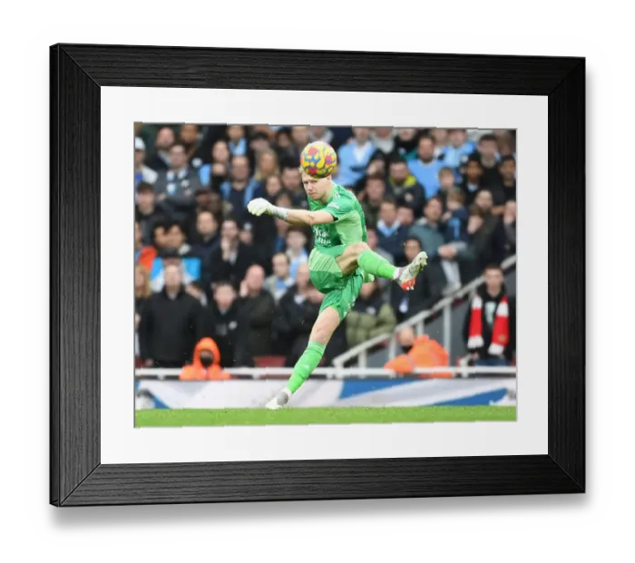 Framed Print : Arsenal vs Manchester City: Ramsdale's Premier League Battle at Emirates Stadium, 2021-22 Framed Print : Arsenal vs Manchester City: Ramsdale's Premier League Battle at Emirates Stadium, 2021-22