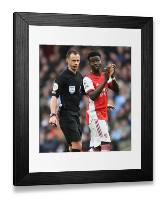 Framed Print : Arsenal's Bukayo Saka Bids Farewell to Fans Amidst Manchester City Showdown