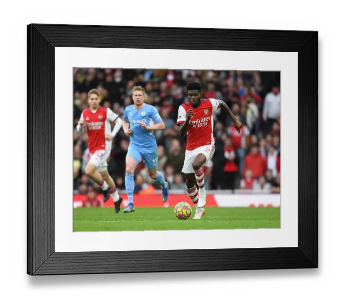 Framed Print : Thomas Partey in Action: Arsenal vs Manchester City, Premier League 2021-22