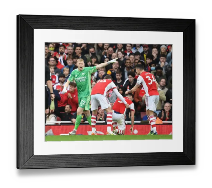 Framed Print : Clash of Titans: Arsenal vs Manchester City, Premier League 2021-22