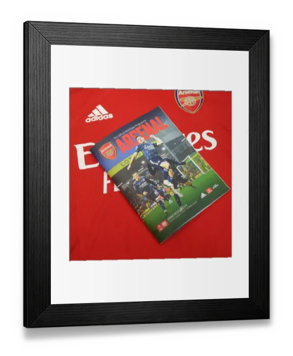 Framed Print : Arsenal vs Manchester City: Pre-Match Moments in the Arsenal Dressing Room (2021-22) Framed Print : Arsenal vs Manchester City: Pre-Match Moments in the Arsenal Dressing Room (2021-22)
