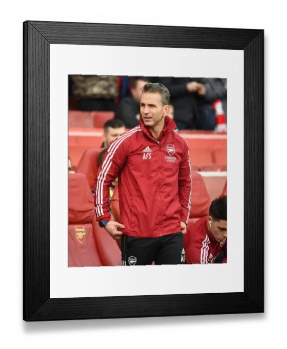 Framed Print : Arsenal vs Manchester City: Premier League Showdown at Emirates Stadium (January 2022)