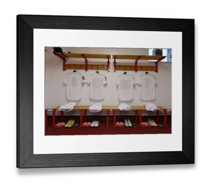 Framed Print : Behind the Scenes: Arsenal's FA Cup Preparation at Nottingham Forest's City Ground
