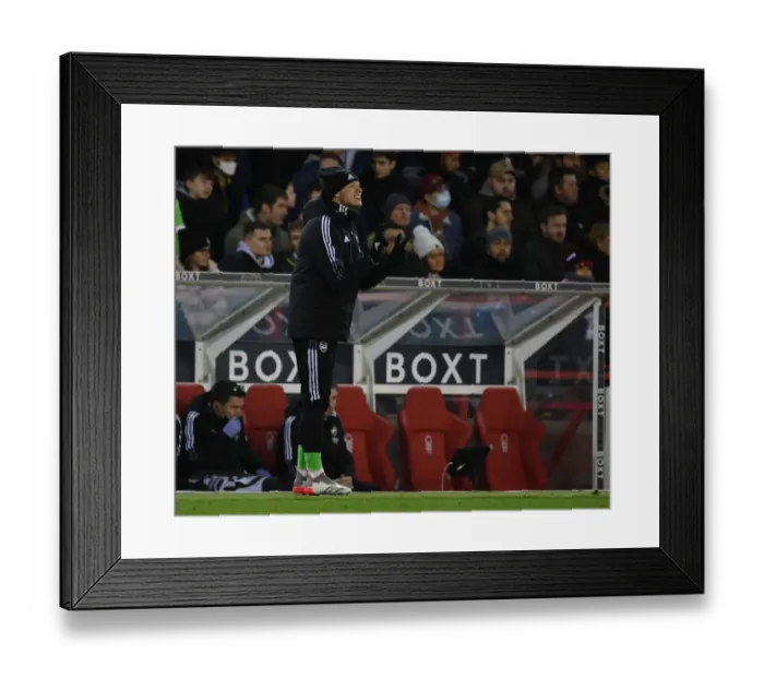 Framed Print : Arsenal's Ramsdale Ready: Nottingham Forest vs Arsenal, Emirates FA Cup Third Round