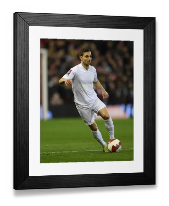 Framed Print : Arsenal's Cedric Soares in Action: FA Cup 3rd Round, Nottingham Forest vs Arsenal (2021-22) Framed Print : Arsenal's Cedric Soares in Action: FA Cup 3rd Round, Nottingham Forest vs Arsenal (2021-22)