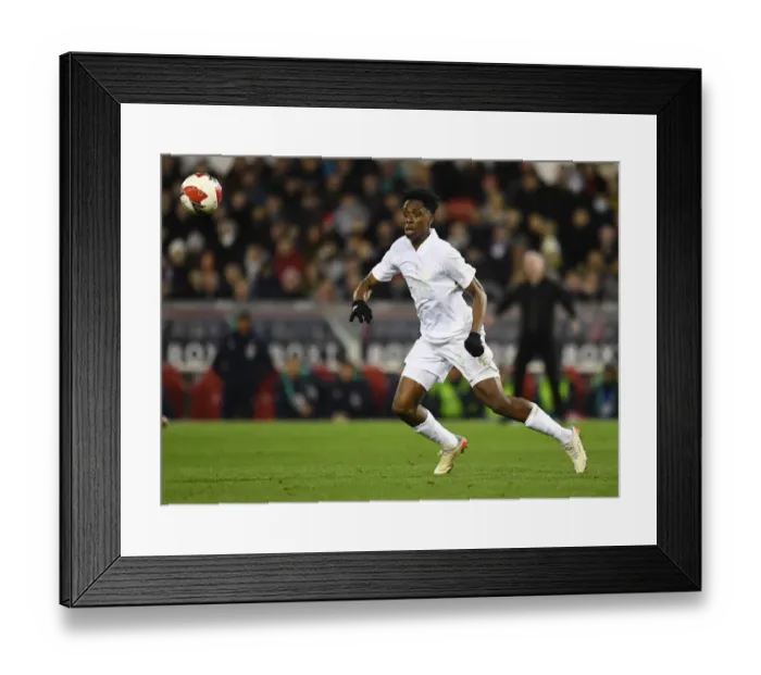 Framed Print : Arsenal's Albert Sambi Lokonga in FA Cup Action Against Nottingham Forest Framed Print : Arsenal's Albert Sambi Lokonga in FA Cup Action Against Nottingham Forest