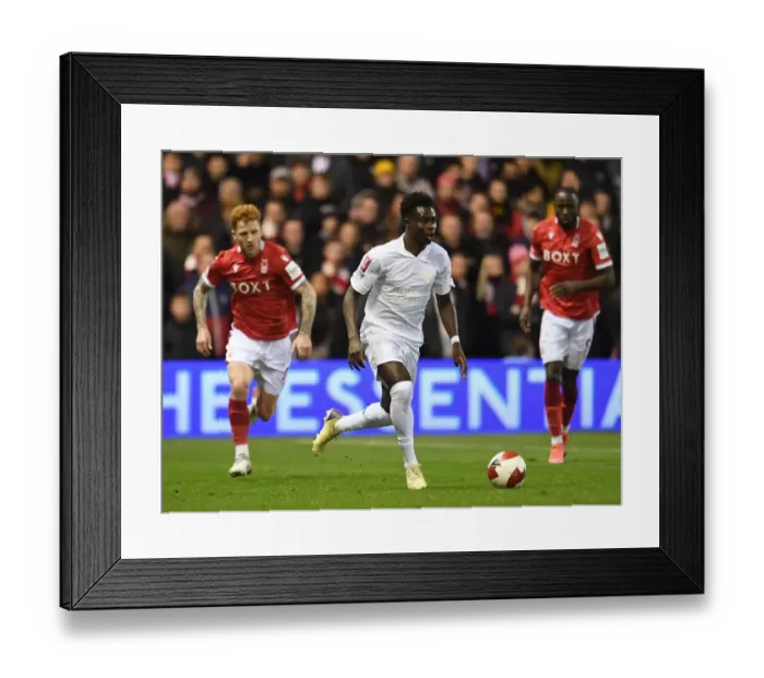 Framed Print : Arsenal's Bukayo Saka in FA Cup Action: Nottingham Forest vs Arsenal (2021-22)