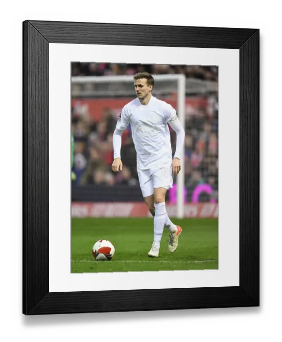 Framed Print : Rob Holding in FA Cup Action: Arsenal vs Nottingham Forest (2021-22)