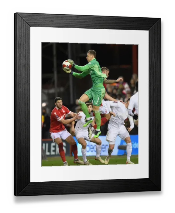Framed Print : Arsenal's Bernd Leno in Action: FA Cup Third Round - Nottingham Forest vs Arsenal (2021-22)