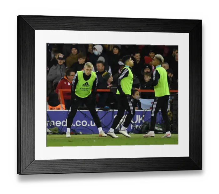 Framed Print : Arsenal Players Warm Up Ahead of Nottingham Forest FA Cup Clash