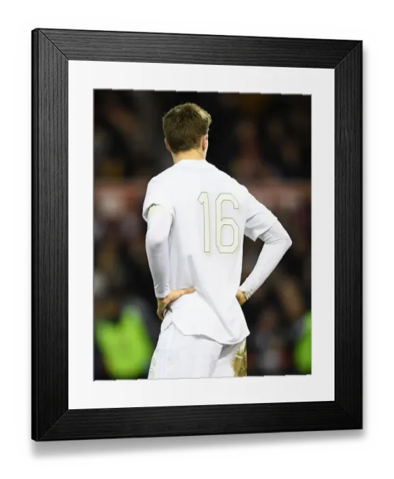 Framed Print : Arsenal's Rob Holding in FA Cup Action against Nottingham Forest Framed Print : Arsenal's Rob Holding in FA Cup Action against Nottingham Forest
