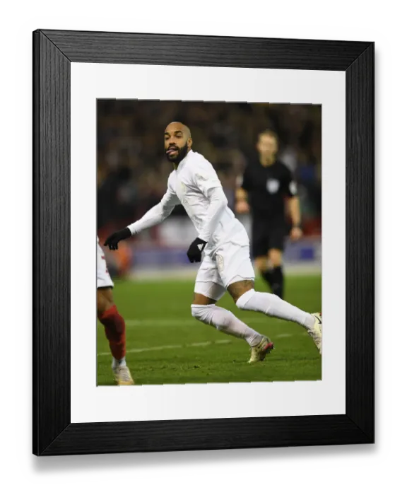 Framed Print : Arsenal's Lacazette in FA Cup Action: Nottingham Forest vs Arsenal (2021-22)