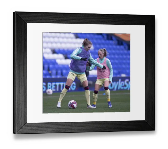 Framed Print : Arsenal Women Crush Birmingham City in WSL Showdown (09 / 01 / 2022)