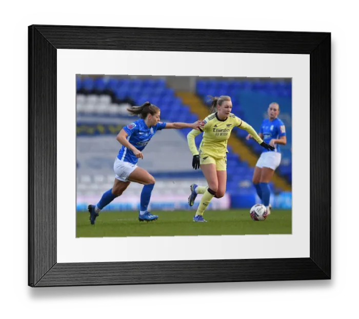 Framed Print : Arsenal Women's Triumph: Exciting Victory Over Birmingham City in WSL Clash (09 / 01 / 2022)