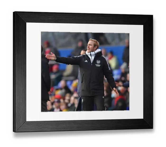 Framed Print : Arsenal Women's Triumph: Exciting Victory Over Birmingham City in WSL Clash (09 / 01 / 2022)