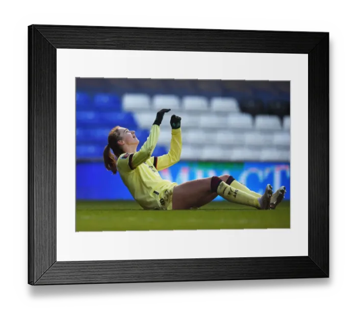Framed Print : Arsenal Women's Triumph over Birmingham City in WSL 1 Clash (09 / 01 / 2022)