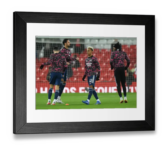 Framed Print : Arsenal's Omari Hutchinson Prepares for Carabao Cup Semi-Final Showdown at Anfield