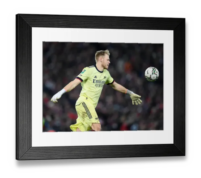 Framed Print : Arsenal's Ramsdale Goes Head-to-Head with Liverpool in Carabao Cup Semi-Final Clash