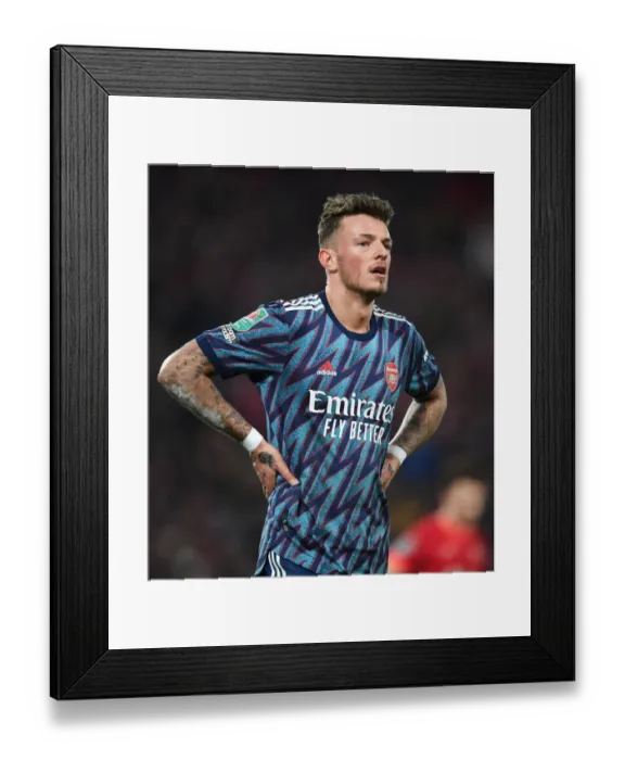 Framed Print : Arsenal's Ben White Prepares for Carabao Cup Showdown Against Liverpool Framed Print : Arsenal's Ben White Prepares for Carabao Cup Showdown Against Liverpool