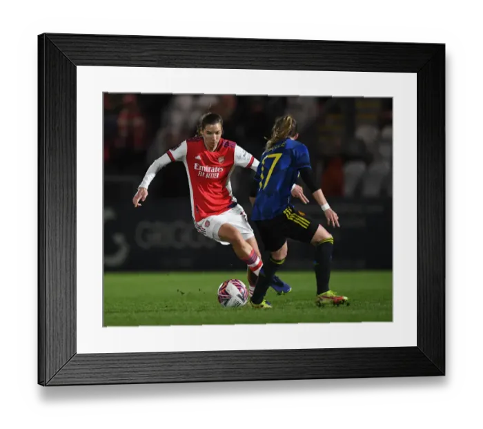 Framed Print : Arsenal vs Manchester United: A Showdown between Tobin Heath and Ona Batlle in the FA Womens Continental Tyres League Cup Quarterfinals