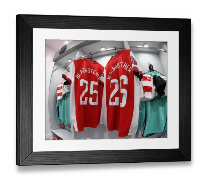 Framed Print : Arsenal Women's Focus: Pre-Match Moment vs Manchester United Women in Conti Cup Quarterfinal