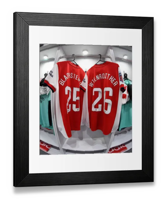 Framed Print : Arsenal Women's Squad: Pre-Match Focus against Manchester United Women - Conti Cup Quarterfinal