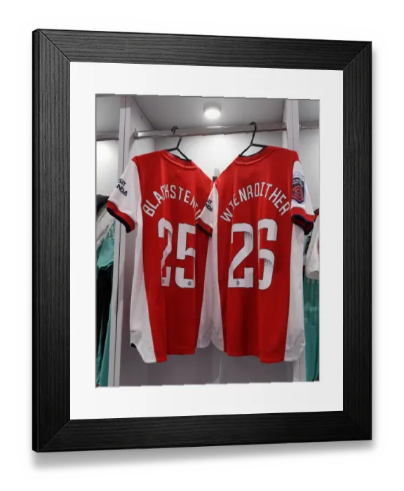 Framed Print : Arsenal Women's Squad Prepares for Conti Cup Quarterfinal Against Manchester United