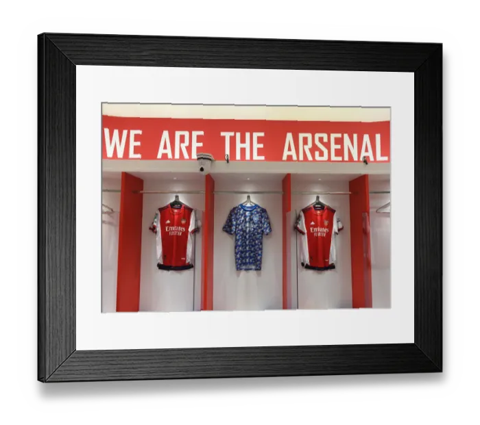 Framed Print : Arsenal v Liverpool: Preparing for Battle - Arsenal Changing Room, Carabao Cup Semi-Final