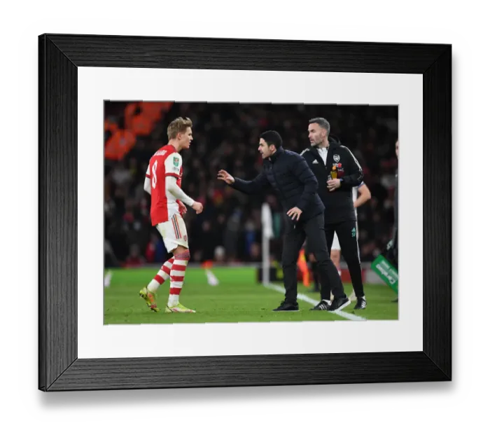 Framed Print : Arsenal Manager Mikel Arteta Strategizes with Martin Odegaard during Carabao Cup Semi-Final vs Liverpool