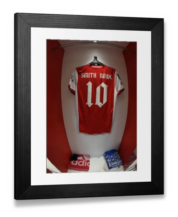 Framed Print : Arsenal's Emile Smith Rowe: Preparing for the Carabao Cup Semi-Final Showdown against Liverpool