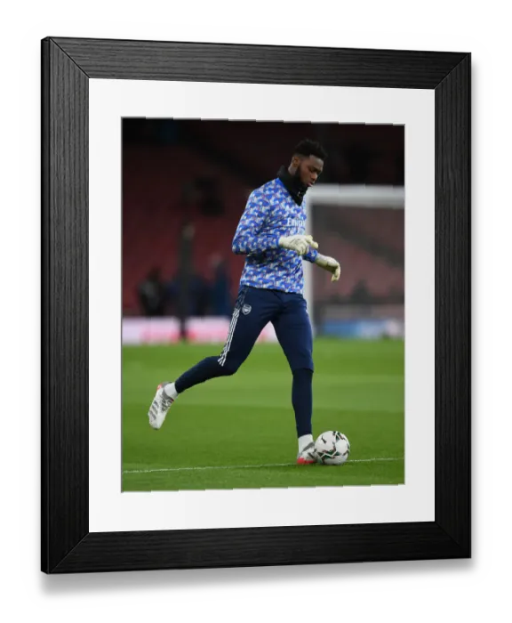 Framed Print : Arsenal vs Liverpool Showdown: Carabao Cup Semi-Final Battle at Emirates Stadium