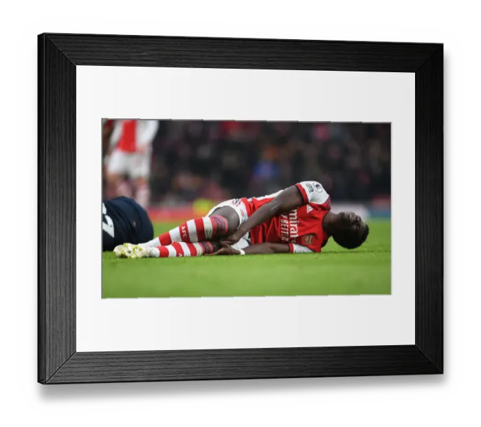 Framed Print : Arsenal's Bukayo Saka in Action against Burnley - Premier League 2021-22 Framed Print : Arsenal's Bukayo Saka in Action against Burnley - Premier League 2021-22