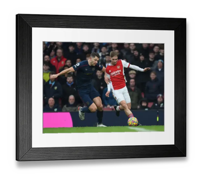 Framed Print : Intense Rivalry: Smith Rowe vs. Tarkowski - Arsenal vs. Burnley, Premier League 2021-22