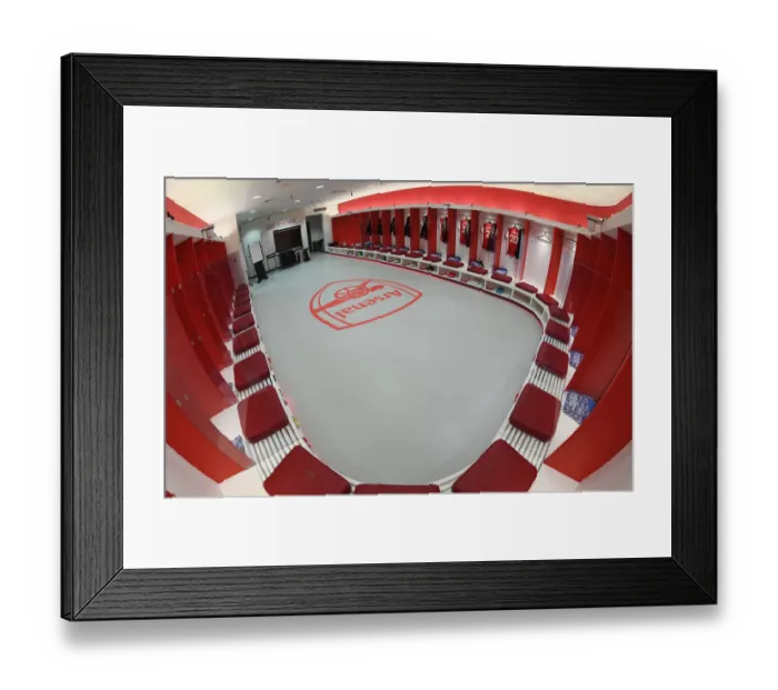 Framed Print : Arsenal: Pre-Match Focus in the Changing Room Before Taking on Burnley (Premier League 2021-22)