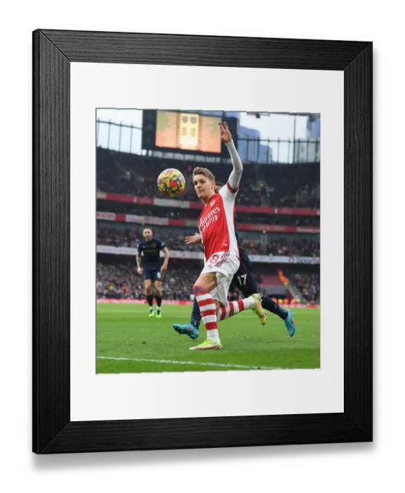 Framed Print : Martin Odegaard in Action: Arsenal vs Burnley, Premier League 2021-22 Framed Print : Martin Odegaard in Action: Arsenal vs Burnley, Premier League 2021-22