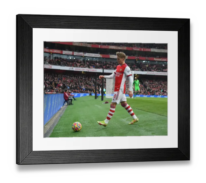 Framed Print : Martin Odegaard in Action: Arsenal vs Burnley, Premier League 2021-22