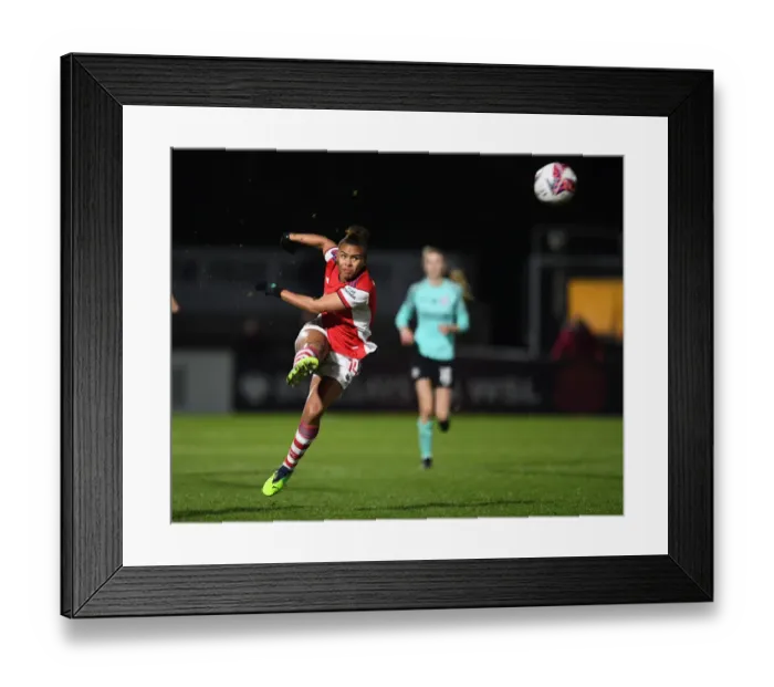 Framed Print : Arsenal's Parris Takes On Brighton in FA WSL Showdown Framed Print : Arsenal's Parris Takes On Brighton in FA WSL Showdown