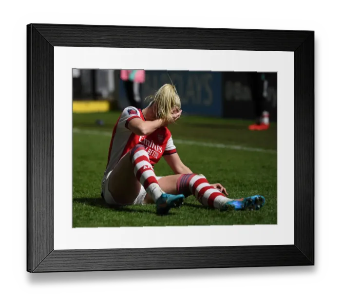 Framed Print : Beth Mead's Brilliant Performance: Arsenal Women's Triumph over Brighton Hove Albion in FA WSL Clash