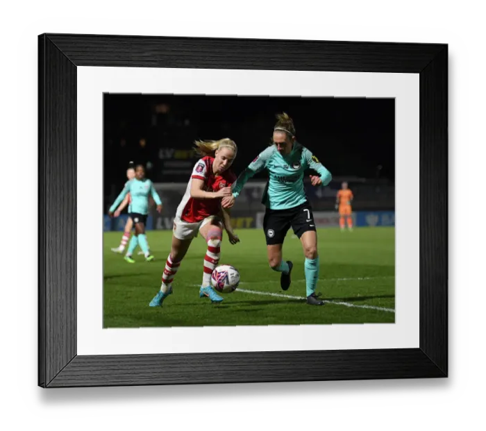 Framed Print : Arsenal's Beth Mead vs Brighton's Aileen Whelan: FA WSL Showdown at Meadow Park