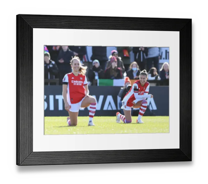 Framed Print : Arsenal's Steph Catley Kneels in Solidarity: Arsenal Women vs Manchester United Women (FA WSL, 2021-22) Framed Print : Arsenal's Steph Catley Kneels in Solidarity: Arsenal Women vs Manchester United Women (FA WSL, 2021-22)