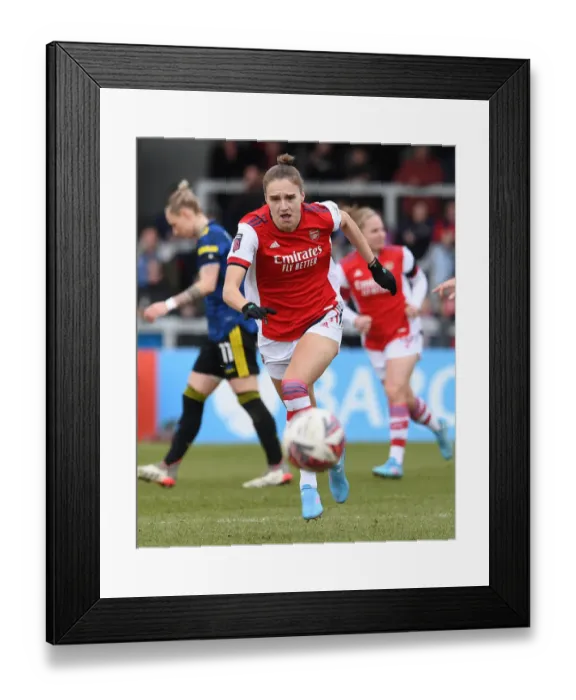 Framed Print : Arsenal's Vivianne Miedema Shines in FA WSL Clash Against Manchester United