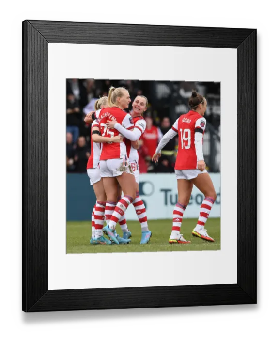 Framed Print : Arsenal Women's Super League Victory: Stina Blackstenius Dramatically Scores Against Manchester United