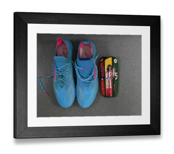 Framed Print : Thomas Partey's Pre-Match Preparation: Arsenal Changing Room Before Wolverhampton Wanderers Clash