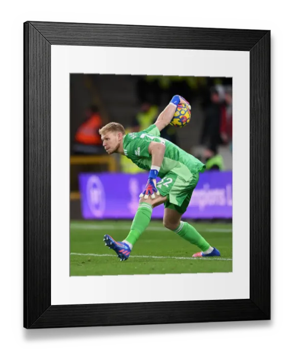 Framed Print : Arsenal's Aaron Ramsdale in Intense Showdown Against Wolverhampton Wanderers in Premier League Framed Print : Arsenal's Aaron Ramsdale in Intense Showdown Against Wolverhampton Wanderers in Premier League