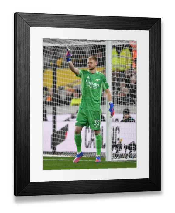 Framed Print : Arsenal's Aaron Ramsdale Faces Wolverhampton Wanderers in Premier League Clash