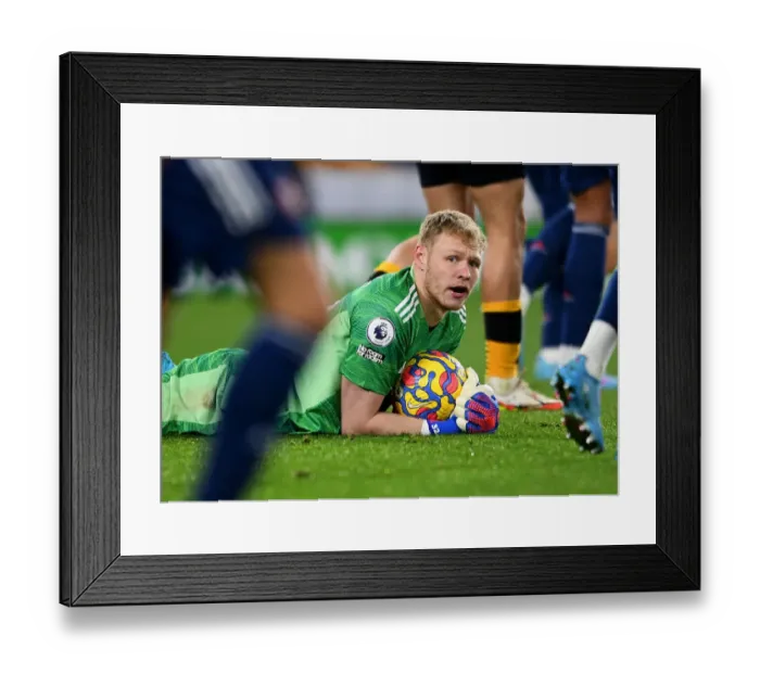 Framed Print : Arsenal's Aaron Ramsdale in Premier League Clash: Arsenal vs. Wolverhampton Wanderers