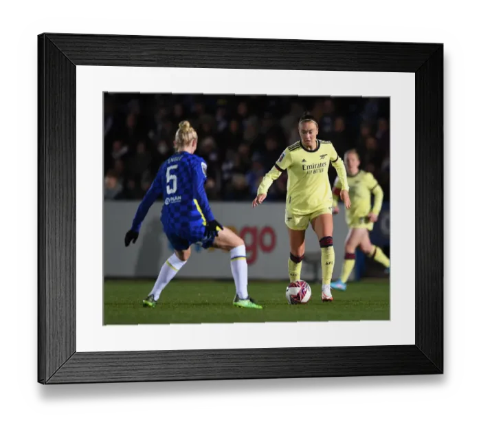 Framed Print : Caitlin Foord in Action: Chelsea Women vs Arsenal Women, FA WSL 2021-22