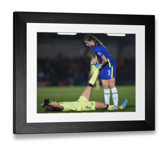 Framed Print : Vivianne Miedema Battles Cramp in Intense Chelsea vs Arsenal FA WSL Clash