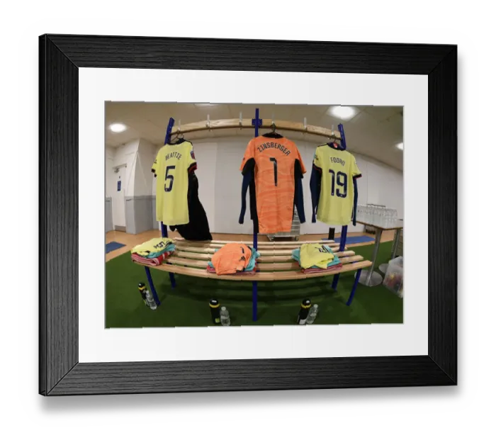 Framed Print : Arsenal Women's Team Gear Up for Chelsea Showdown in FA WSL Match